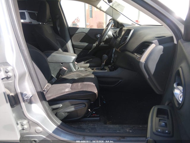 Продажа на аукционе авто 2015 Jeep Cherokee Latitude, vin: 1C4PJMCB2FW697502, номер лота: 44861911