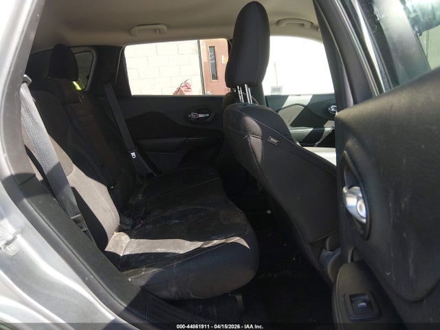 Продажа на аукционе авто 2015 Jeep Cherokee Latitude, vin: 1C4PJMCB2FW697502, номер лота: 44861911