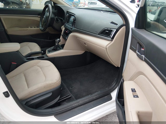 2018 Hyundai Elantra Value Edition მანქანა იყიდება აუქციონზე, vin: 5NPD84LFXJH342853, აუქციონის ნომერი: 44861973