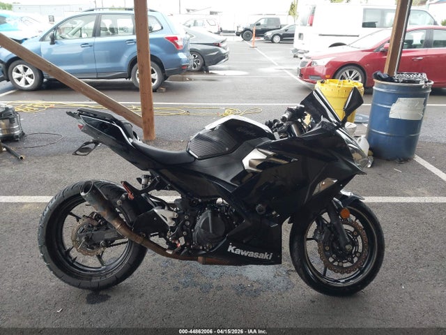 JKAEXKG15JDA04533 Kawasaki EX400