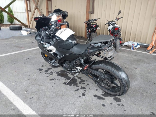 JKAEXKG15JDA04533 Kawasaki EX400