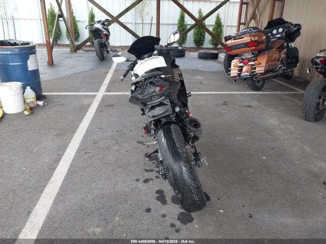 JKAEXKG15JDA04533 Kawasaki EX400
