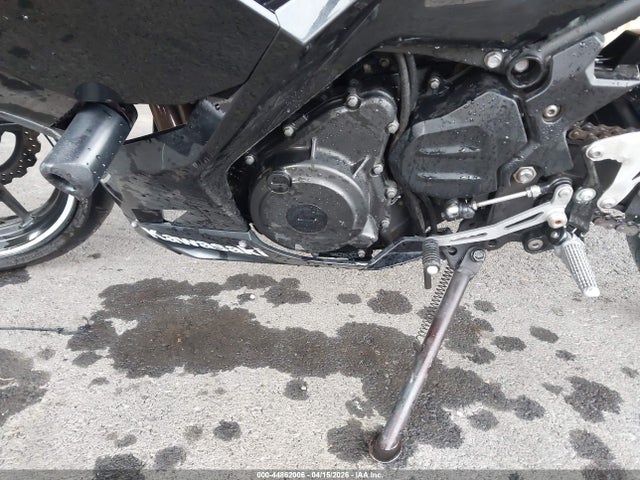 JKAEXKG15JDA04533 Kawasaki EX400