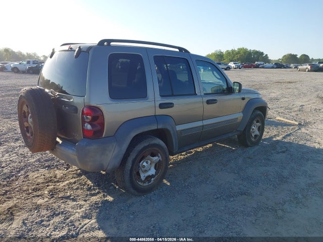 2006 JEEP LIBERTY 1J4GK48K96W105464 Photo 3