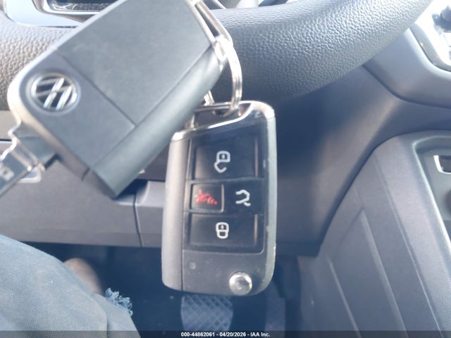 Продаж на аукціоні авто 2021 Volkswagen Tiguan 2.0t S, vin: 3VV1B7AXXMM107323, номер лоту: 44862061