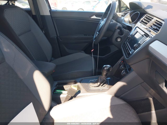 Продаж на аукціоні авто 2021 Volkswagen Tiguan 2.0t S, vin: 3VV1B7AXXMM107323, номер лоту: 44862061