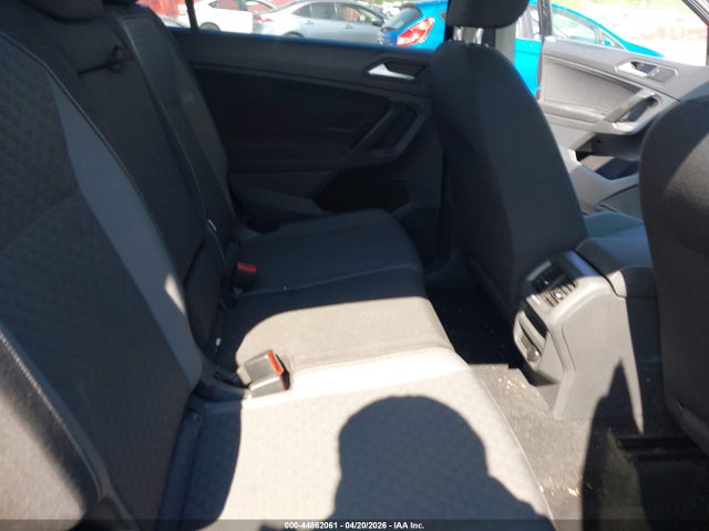 Продаж на аукціоні авто 2021 Volkswagen Tiguan 2.0t S, vin: 3VV1B7AXXMM107323, номер лоту: 44862061