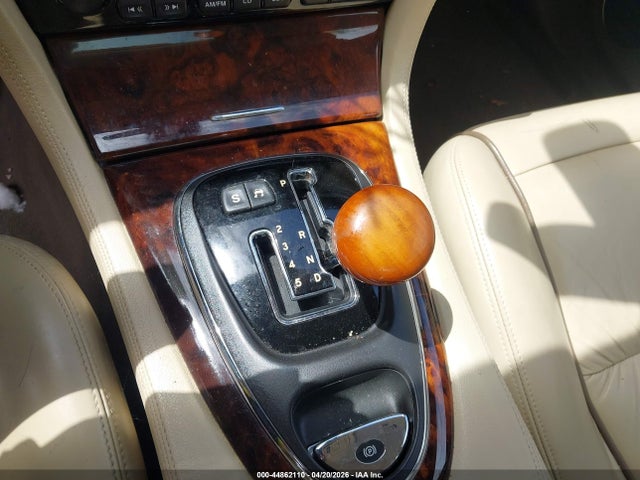 44862110 :رقم المزاد ، SAJWA71B27SH16790 vin ، 2007 Jaguar Xj Xj8 مزاد بيع