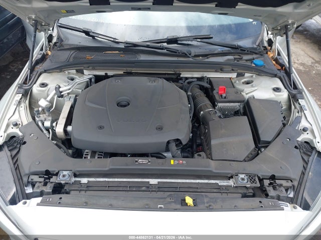 7JRA22TK5MG081860 Volvo S60 T6 Momentum