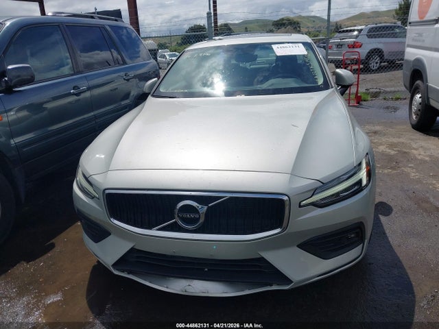 7JRA22TK5MG081860 Volvo S60 T6 Momentum