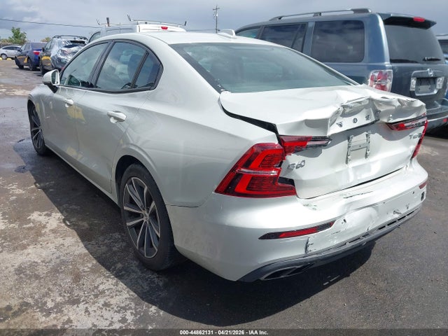 7JRA22TK5MG081860 Volvo S60 T6 Momentum