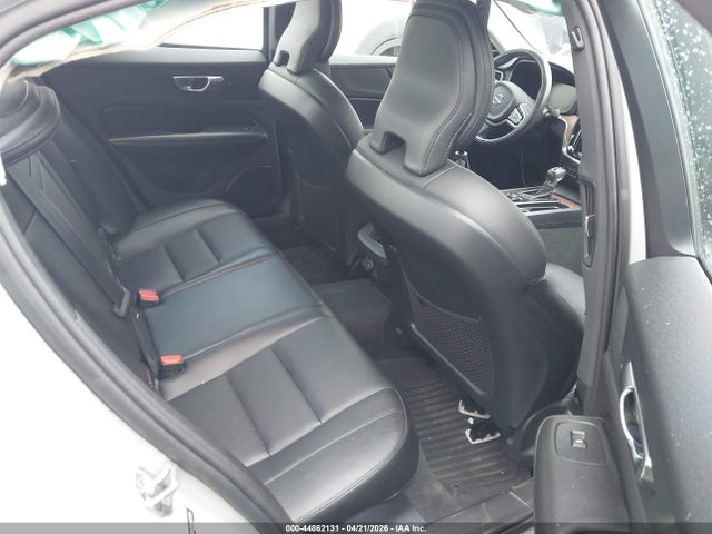 7JRA22TK5MG081860 Volvo S60 T6 Momentum