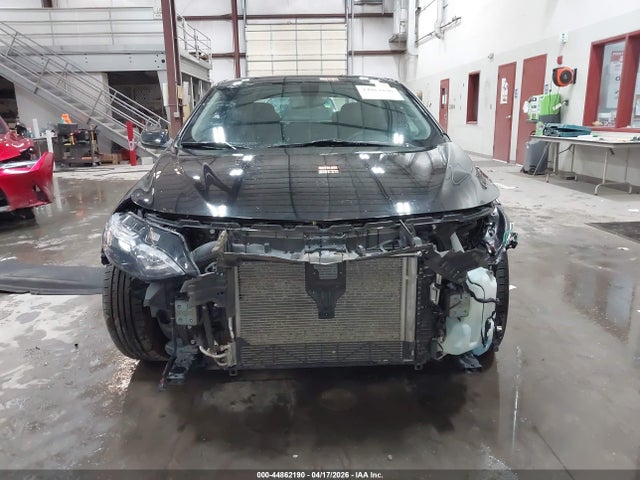 1G1ZD5ST2NF181437 Chevrolet Malibu Fwd Lt