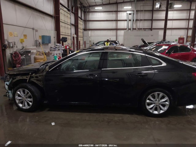 1G1ZD5ST2NF181437 Chevrolet Malibu Fwd Lt