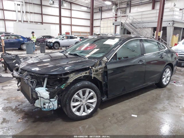 1G1ZD5ST2NF181437 Chevrolet Malibu Fwd Lt