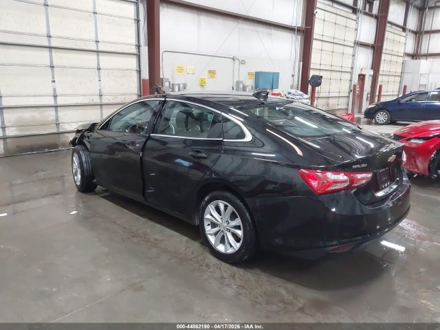 1G1ZD5ST2NF181437 Chevrolet Malibu Fwd Lt