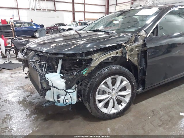 1G1ZD5ST2NF181437 Chevrolet Malibu Fwd Lt