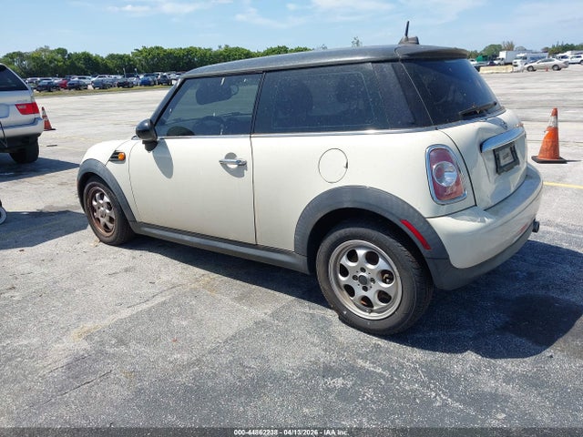 2013 MINI HARDTOP WMWSU3C52DT677218 Photo 2