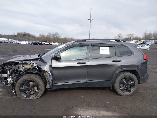 2017 Jeep Cherokee Altitude 4x4 მანქანა იყიდება აუქციონზე, vin: 1C4PJMAB9HW655592, აუქციონის ნომერი: 44862317