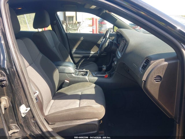 44862396 :رقم المزاد ، 2C3CDXBG0NH137919 vin ، 2022 Dodge Charger Sxt Rwd مزاد بيع