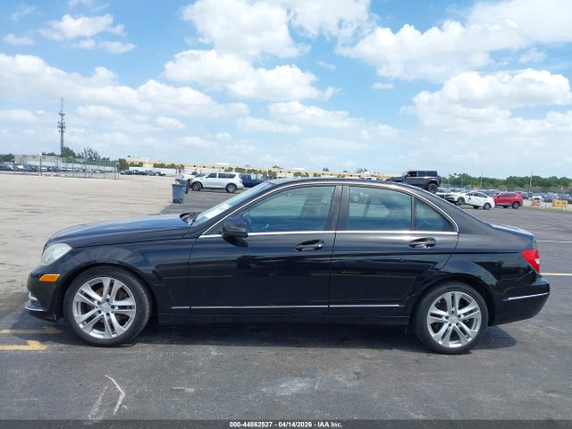 Продаж на аукціоні авто 2013 Mercedes-benz C 250 Luxury, vin: WDDGF4HB9DR269924, номер лоту: 44862527