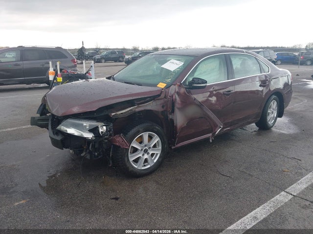 1VWBT7A32EC100489 Volkswagen Passat 1.8t Se