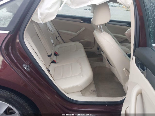 1VWBT7A32EC100489 Volkswagen Passat 1.8t Se