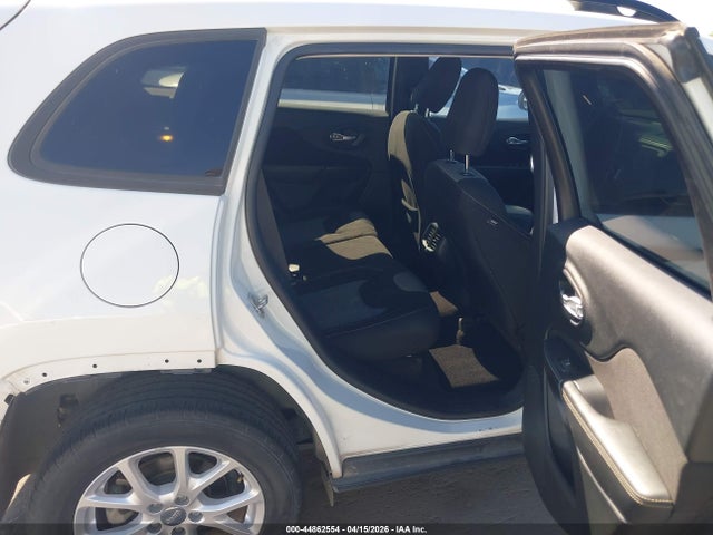 1C4PJLAB7GW312644 Jeep Cherokee Sport