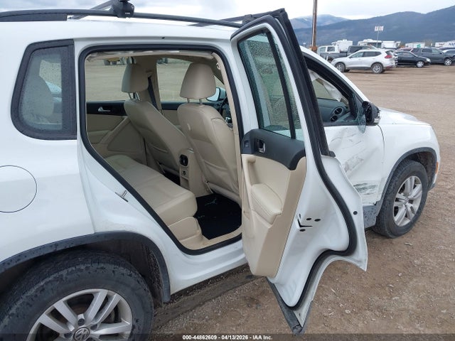Продажа на аукционе авто 2016 Volkswagen Tiguan S, vin: WVGBV7AX0GW528025, номер лота: 44862609