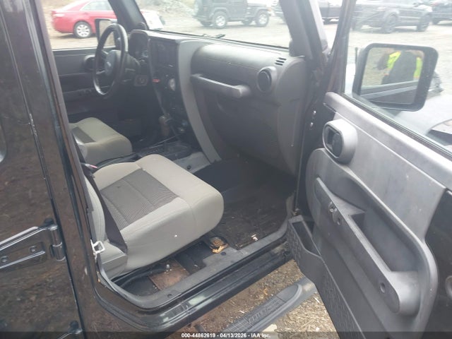 2010 JEEP WRANGLER UNLIMITED 1J4BA3H1XAL136814 Photo 4