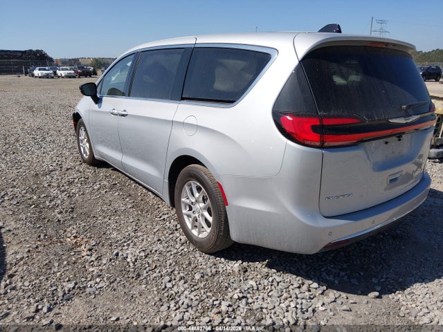 2026 CHRYSLER PACIFICA 2C4RC1BG0TR204984 Photo 2
