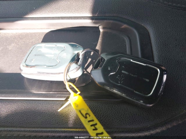 44862777 :رقم المزاد ، 1GCPYFED1MZ356206 vin ، 2021 Chevrolet Silverado 1500 4wd  Short Bed Lt Trail Boss مزاد بيع