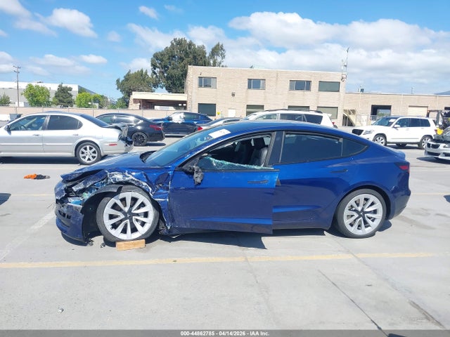2022 Tesla Model 3 Rear-wheel Drive მანქანა იყიდება აუქციონზე, vin: 5YJ3E1EA3NF143202, აუქციონის ნომერი: 44862785