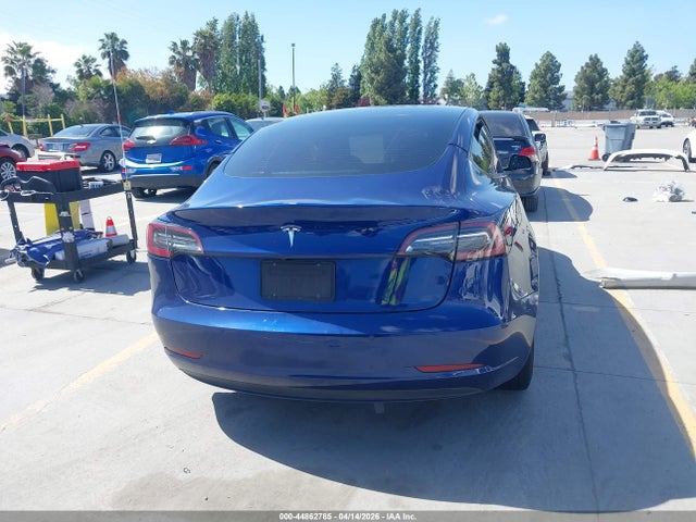 2022 Tesla Model 3 Rear-wheel Drive მანქანა იყიდება აუქციონზე, vin: 5YJ3E1EA3NF143202, აუქციონის ნომერი: 44862785