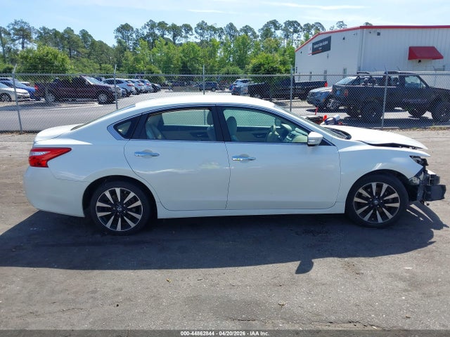 2017 Nissan Altima 2.5 Sl მანქანა იყიდება აუქციონზე, vin: 1N4AL3AP0HC185630, აუქციონის ნომერი: 44862844