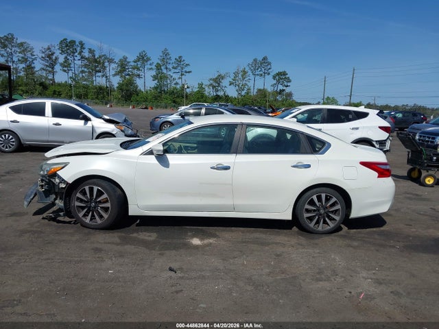 2017 Nissan Altima 2.5 Sl მანქანა იყიდება აუქციონზე, vin: 1N4AL3AP0HC185630, აუქციონის ნომერი: 44862844