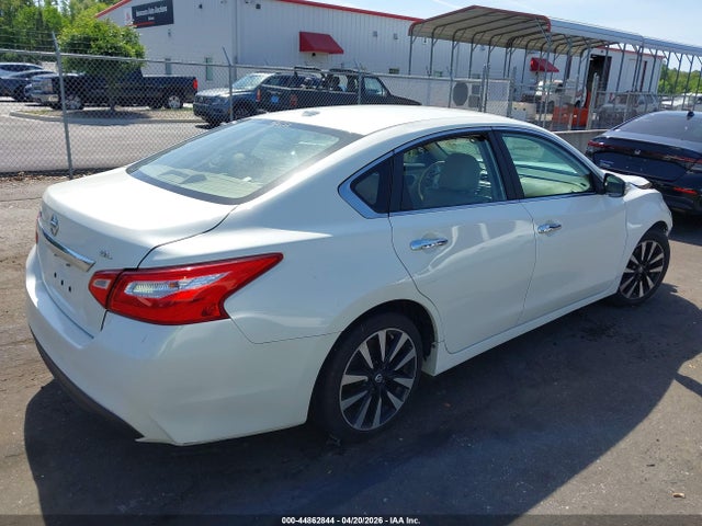 2017 Nissan Altima 2.5 Sl მანქანა იყიდება აუქციონზე, vin: 1N4AL3AP0HC185630, აუქციონის ნომერი: 44862844