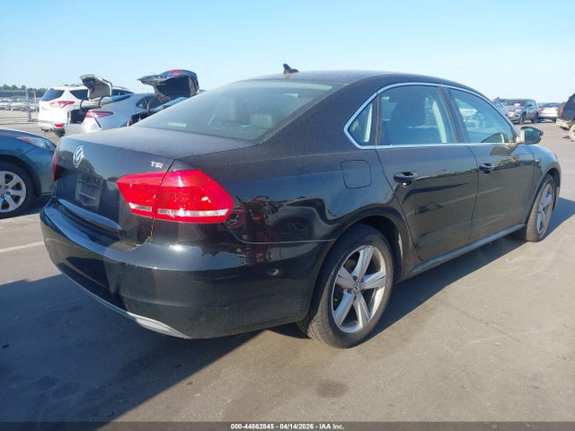 2014 VOLKSWAGEN PASSAT 1VWAT7A37EC028409 Photo 3