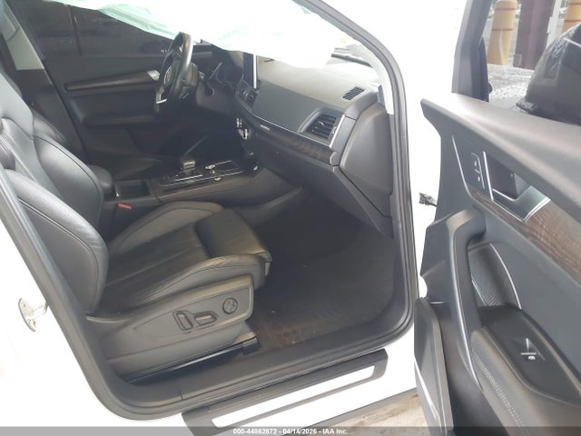 WA1CNAFY5J2199564 Audi Q5 2.0t Premium/2.0t Tech Premium