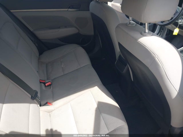 44862902 :رقم المزاد ، 5NPD84LF3JH300220 vin ، 2018 Hyundai Elantra Sel مزاد بيع