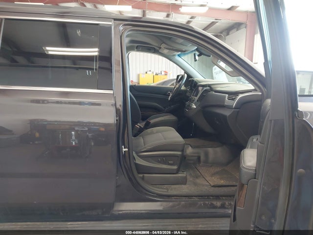 2018 CHEVROLET SUBURBAN 1GNSKKEC0JR181963 Photo 4