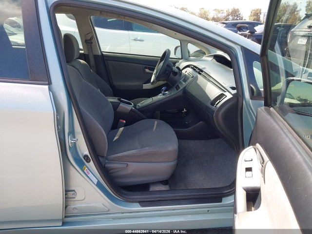 Toyota Prius Three 2014 JTDKN3DU2E1814564 Image 5