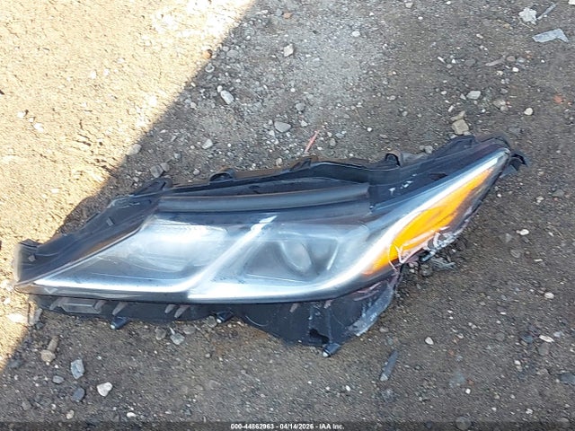 2018 Toyota Camry Le მანქანა იყიდება აუქციონზე, vin: 4T1B11HK3JU673582, აუქციონის ნომერი: 44862963