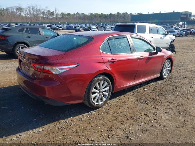 2018 Toyota Camry Le მანქანა იყიდება აუქციონზე, vin: 4T1B11HK3JU673582, აუქციონის ნომერი: 44862963