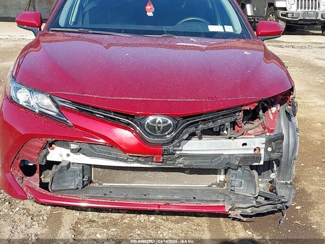 2018 Toyota Camry Le მანქანა იყიდება აუქციონზე, vin: 4T1B11HK3JU673582, აუქციონის ნომერი: 44862963