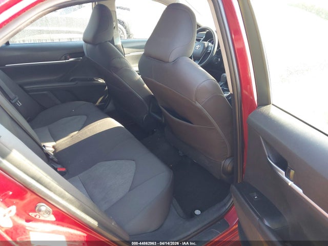 2018 Toyota Camry Le მანქანა იყიდება აუქციონზე, vin: 4T1B11HK3JU673582, აუქციონის ნომერი: 44862963