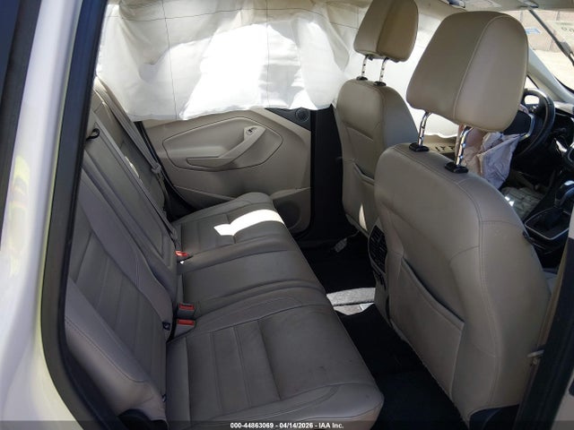 1FADP5DU8HL104338 Ford C-max Hybrid Titanium
