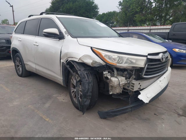 Auction sale of the 2015 Toyota Highlander Le Plus V6, vin: 5TDZKRFH2FS099655, lot number: 44863093