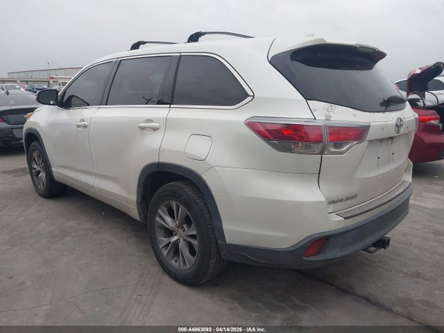 Auction sale of the 2015 Toyota Highlander Le Plus V6, vin: 5TDZKRFH2FS099655, lot number: 44863093
