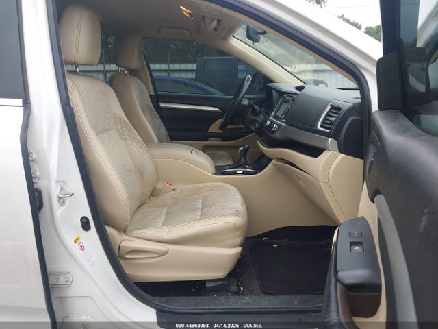Auction sale of the 2015 Toyota Highlander Le Plus V6, vin: 5TDZKRFH2FS099655, lot number: 44863093